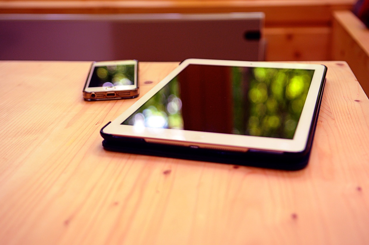 蘋果傳奇，iPad、iPhone與Apple的三大巨頭故事
